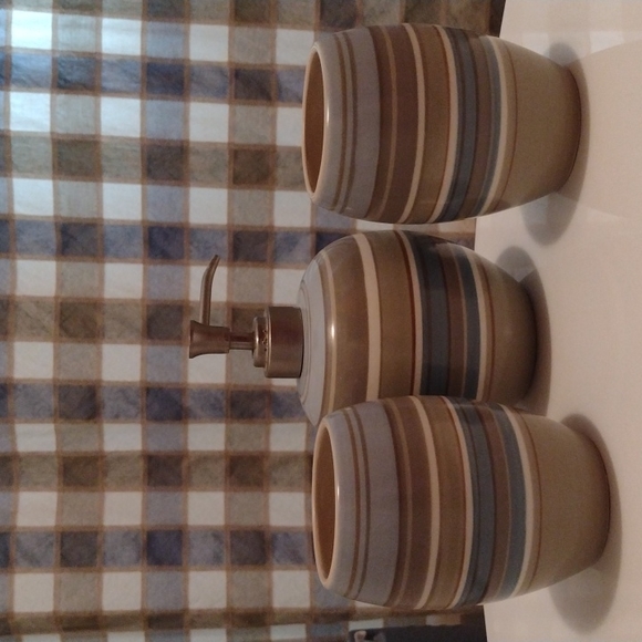 Bed Bath and Beyond Five NWT Bathroom Items, Sage Green and Blue - Picture 1 of 16